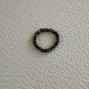 NWOT Elegant Black/Gray Hematite faceted gemstone Beads stretchy Ring